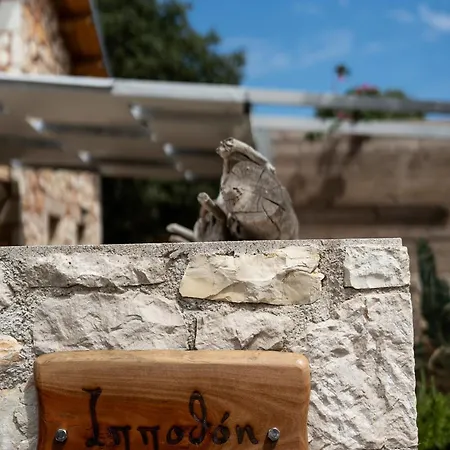 τilevoides Nisi Villa